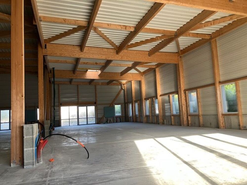   Local d'activités 205 m² zone Croix Fort St Médard d'Aunis 