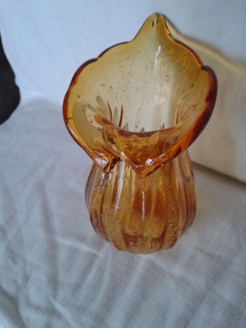 Petit vase en verre souffl jaune d'or 15 Dijon (21)
