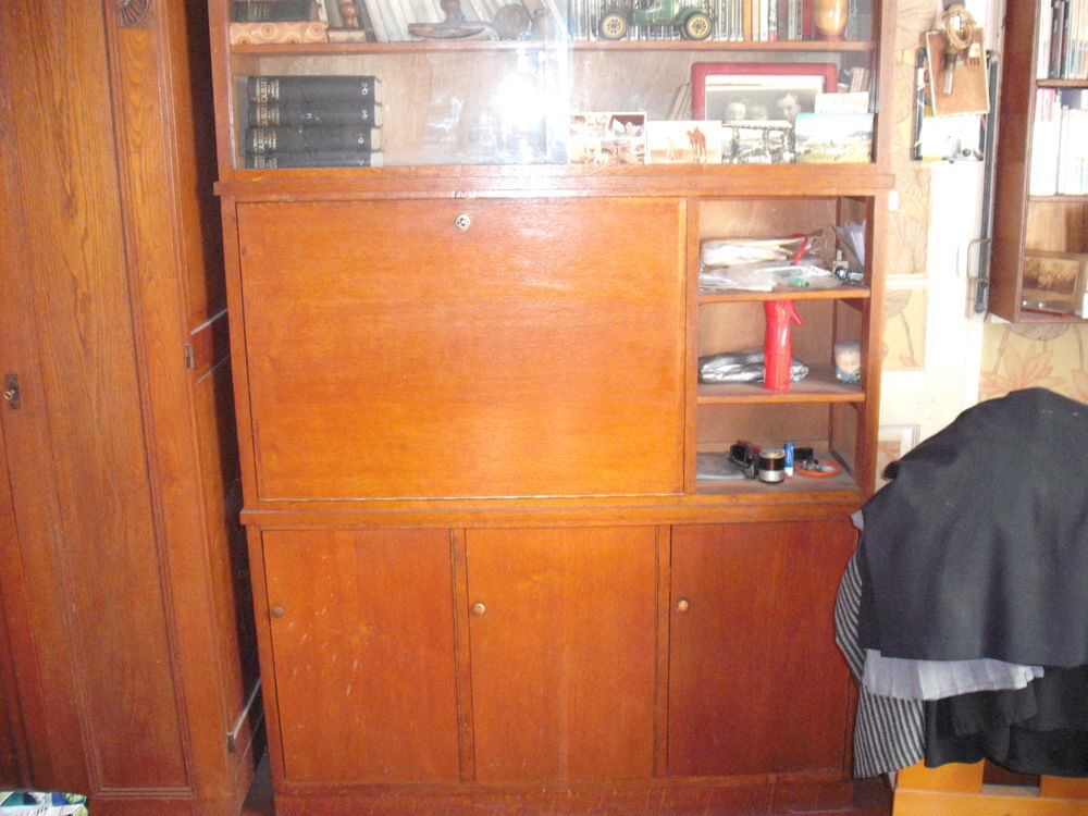 Armoire biblioth&egrave;que-bureau.
Meubles