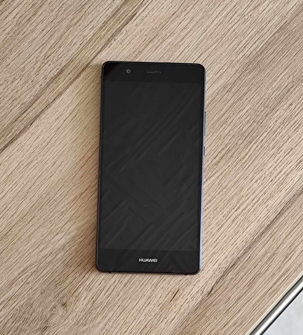 Huawei P9 Lite + Coque + chargeur et c&acirc;ble + Guide Téléphones et tablettes
