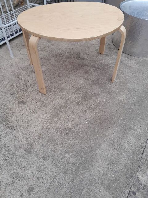 Table base en bois 20 Garges-lès-Gonesse (95)