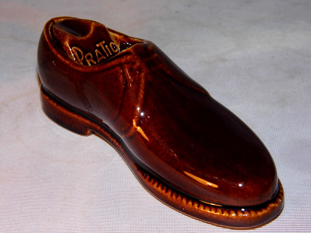 Cendrier publicitaire PRATIC PROCERAM pr&eacute;sentoir chaussure 