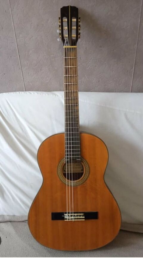 Guitare ispana classique 150 Charleville-M�zi�res (08)