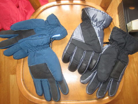 2 paires de gants mis une seule saison Décatlon 8 Mérignies (59)