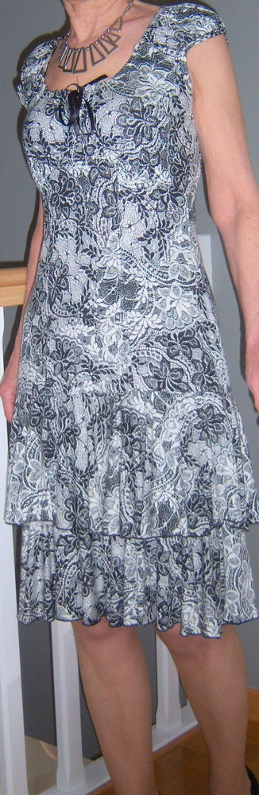 robe l&eacute;g&egrave;re Vêtements