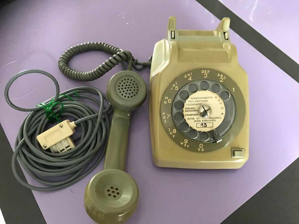 TELEPHONE A CADRAN VINTAGE GRIS Téléphones et tablettes