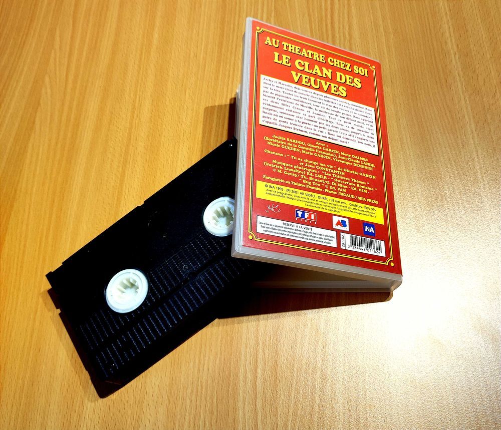 VHS Le Clan des Veuves DVD et blu-ray