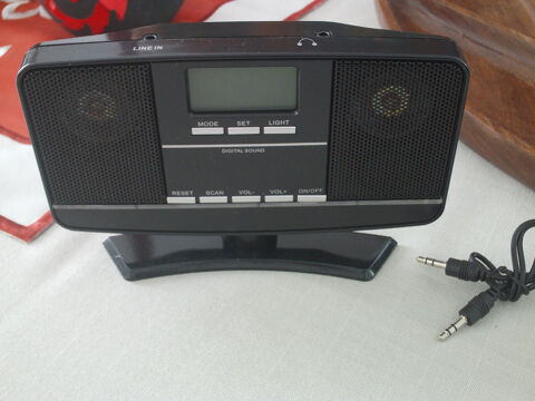  Joli radio r�veil forme t�l� neuf N�1113 10 Beaune (21)