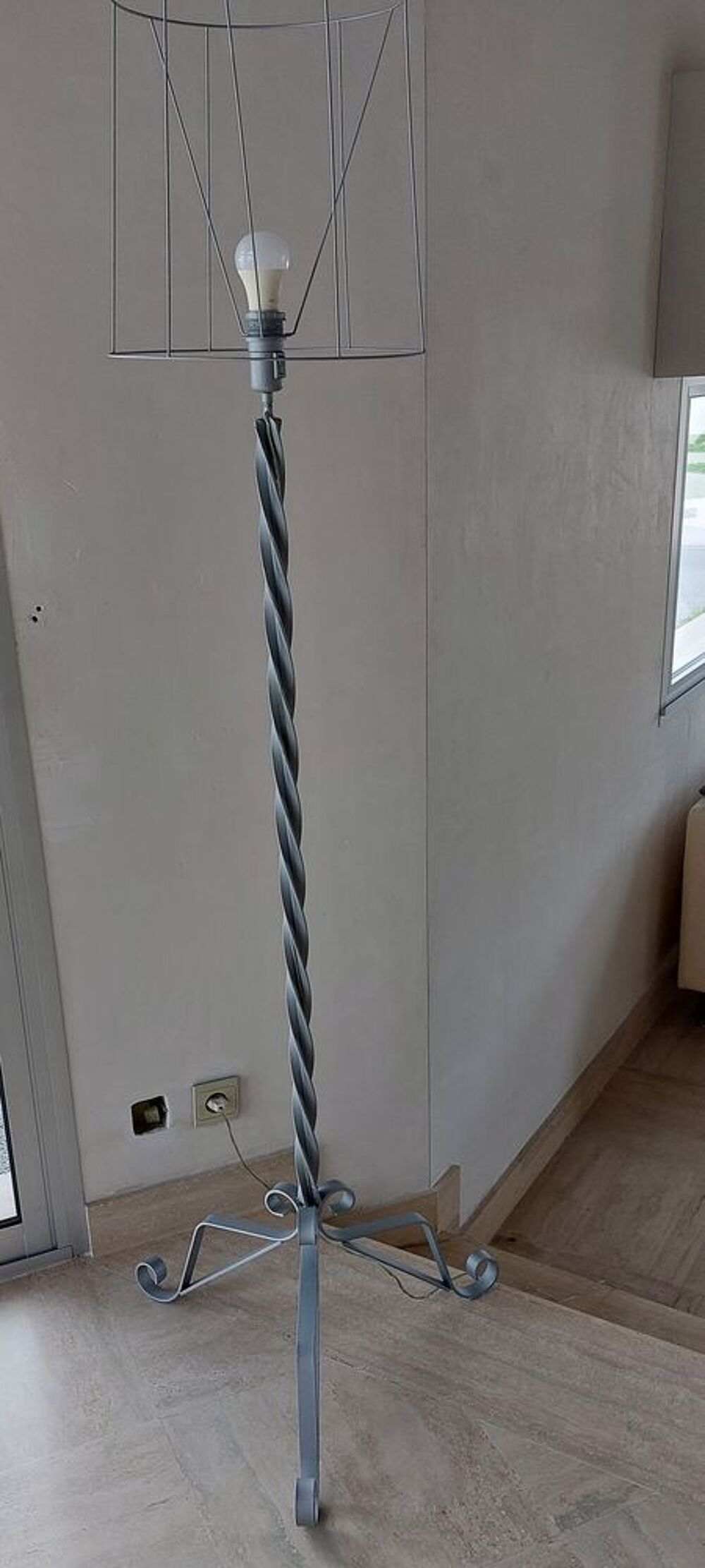 3 lampadaires en fer forg&eacute; D�coration