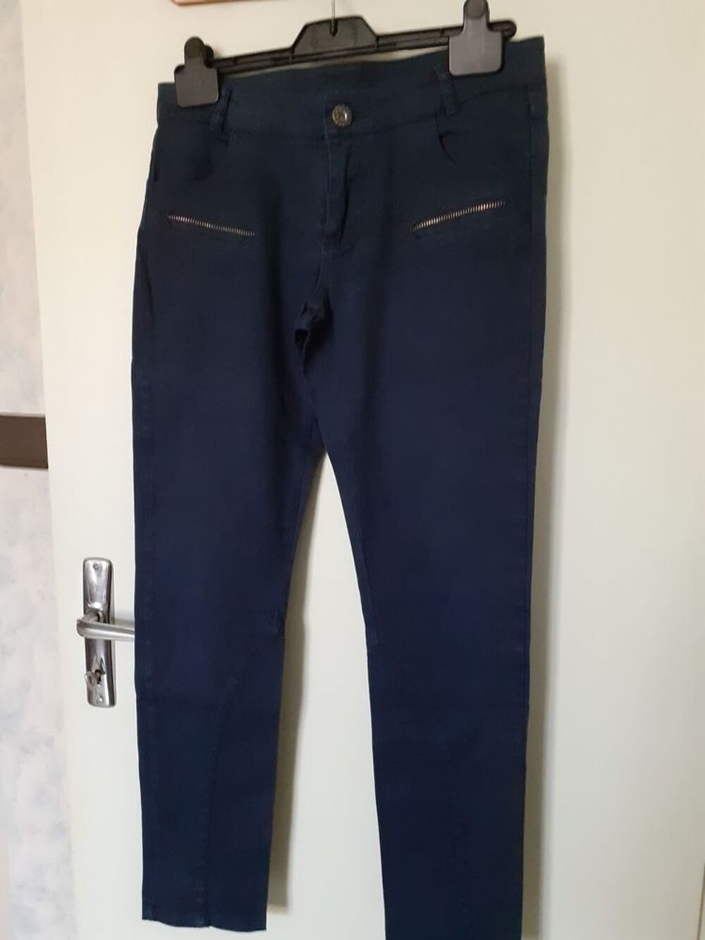 Pantalon slim femme taille 36-38 Vêtements