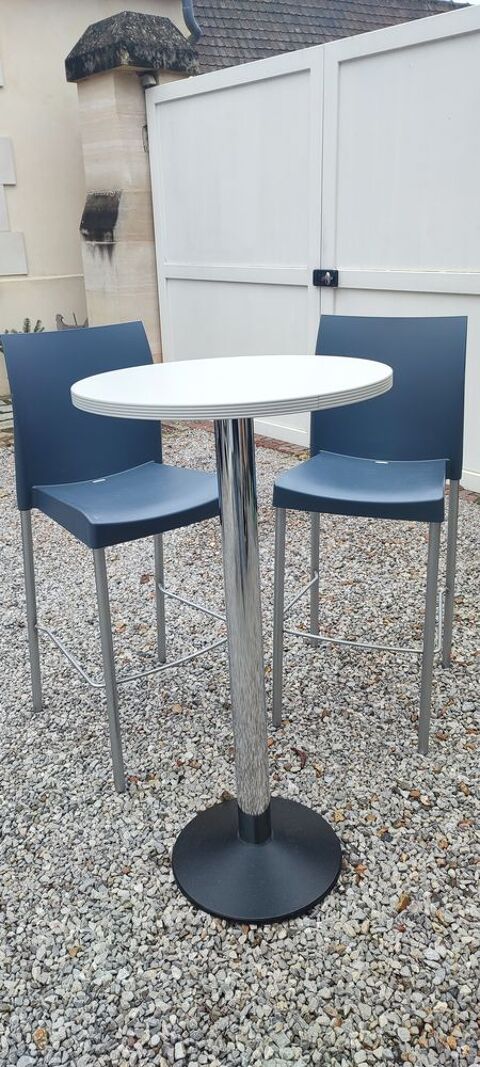 Mange debout et chaises Pedrali 145 Clermont (60)