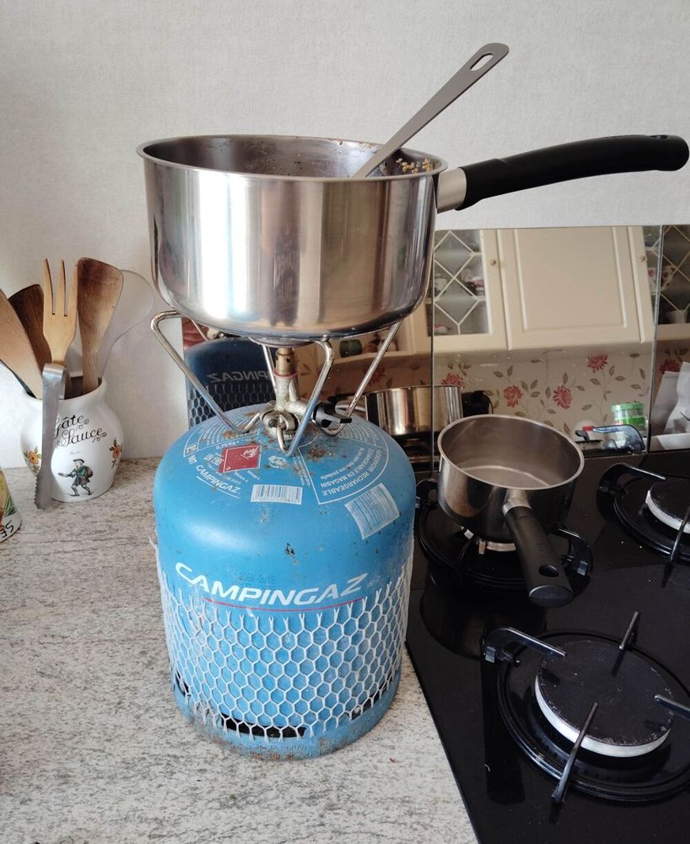 r&eacute;chaud mono br&ucirc;leur 1200w (d'&eacute;quivalence &eacute;lectrique)
Electroménager