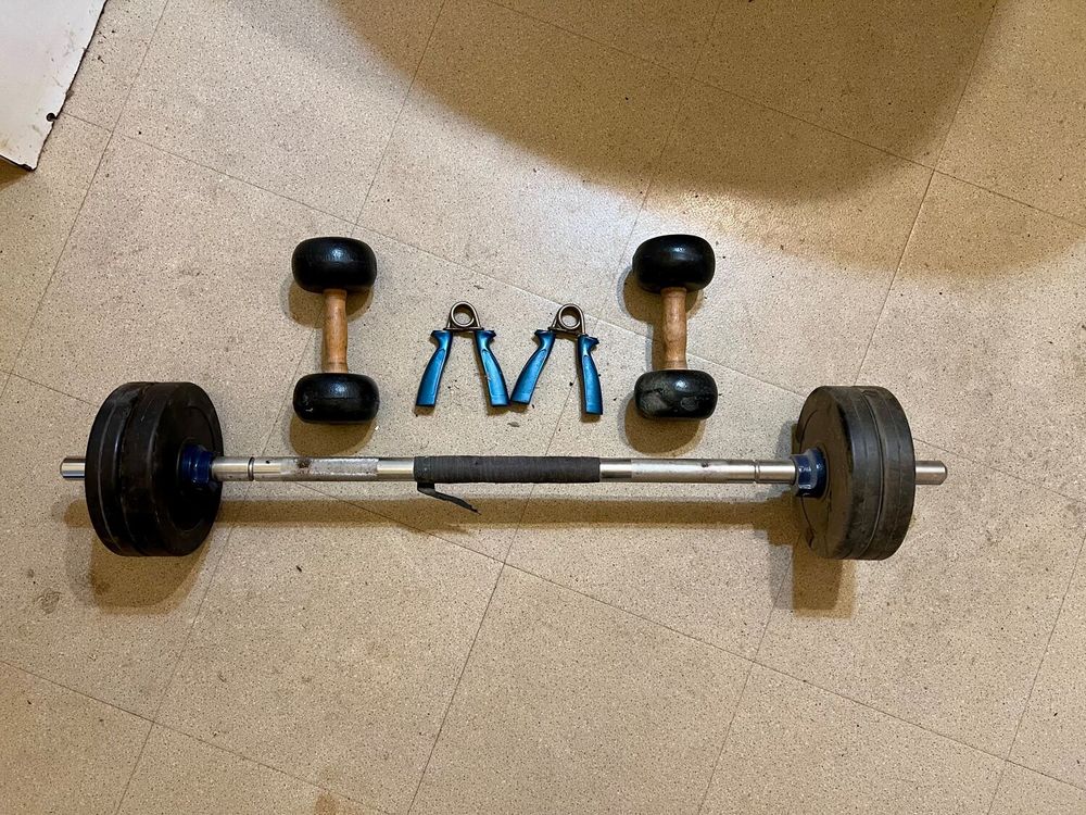 Lot de mat&eacute;riel de musculation Sports