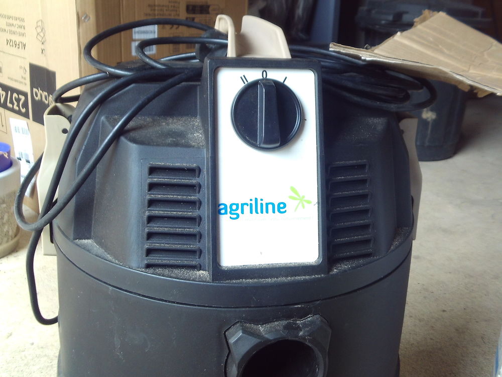 Aspirateur pour bassin Poissons *1400 W * Agriline * TBE Jardin