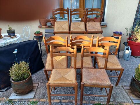 Table de cuisine +10 chaises+ canap� 200 Valence-en-Brie (77)