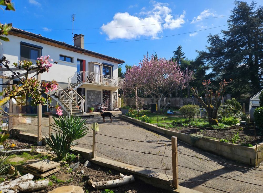 Vente Maison maison familiale avec studio indépendant Chazelles-sur-lyon