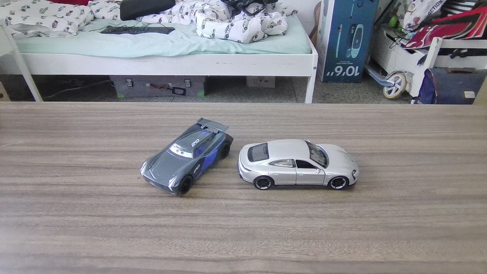 Voitures hotwhells. Jeux / jouets