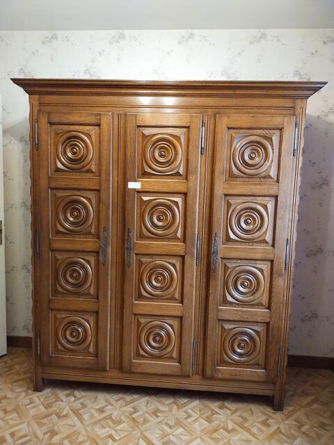 Chambre � coucher pour 2 personnes armoire + lit
350 Saint-Paul-Mont-Penit (85)