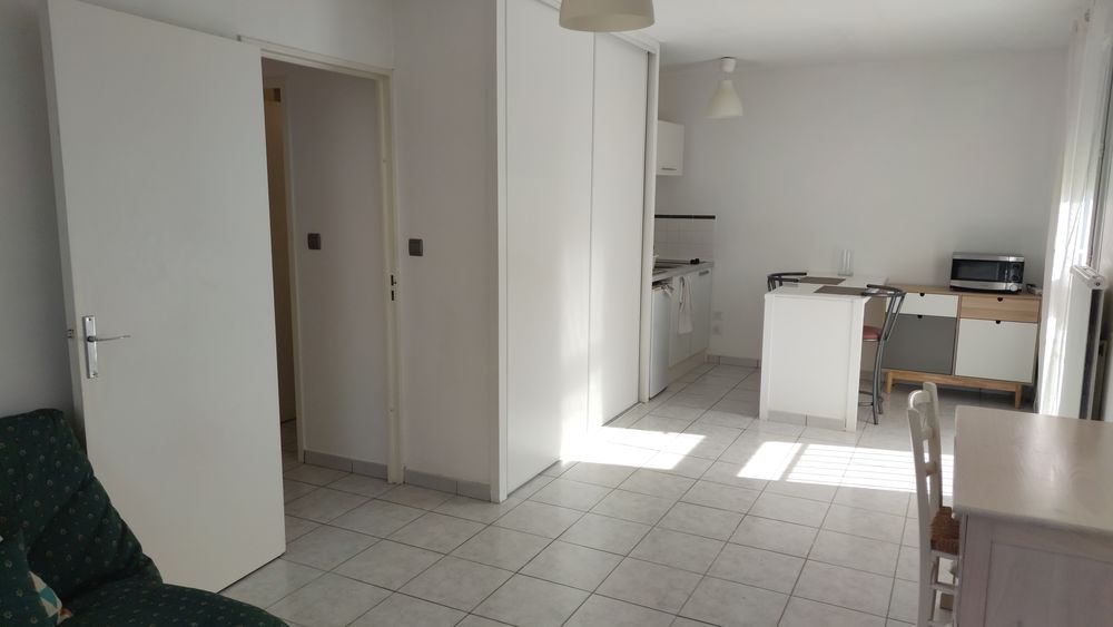 Location Appartement Studio MEUBLE - 30 m² - Dijon Dijon