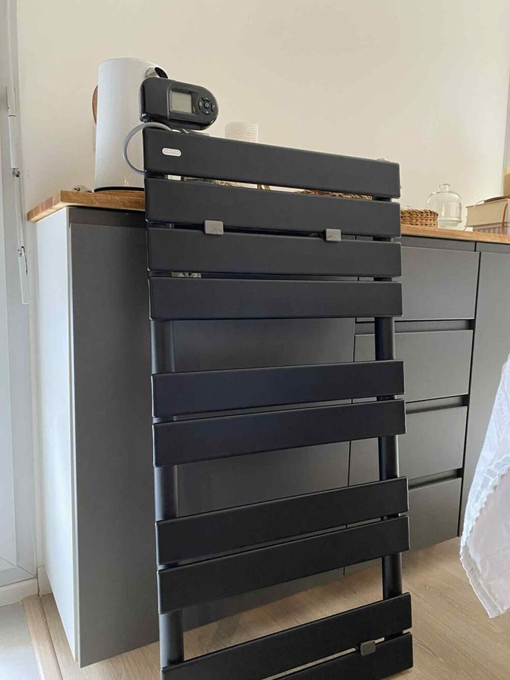 S&egrave;che-serviettes &eacute;lectrique Delonghi ? Comme neuf Electroménager