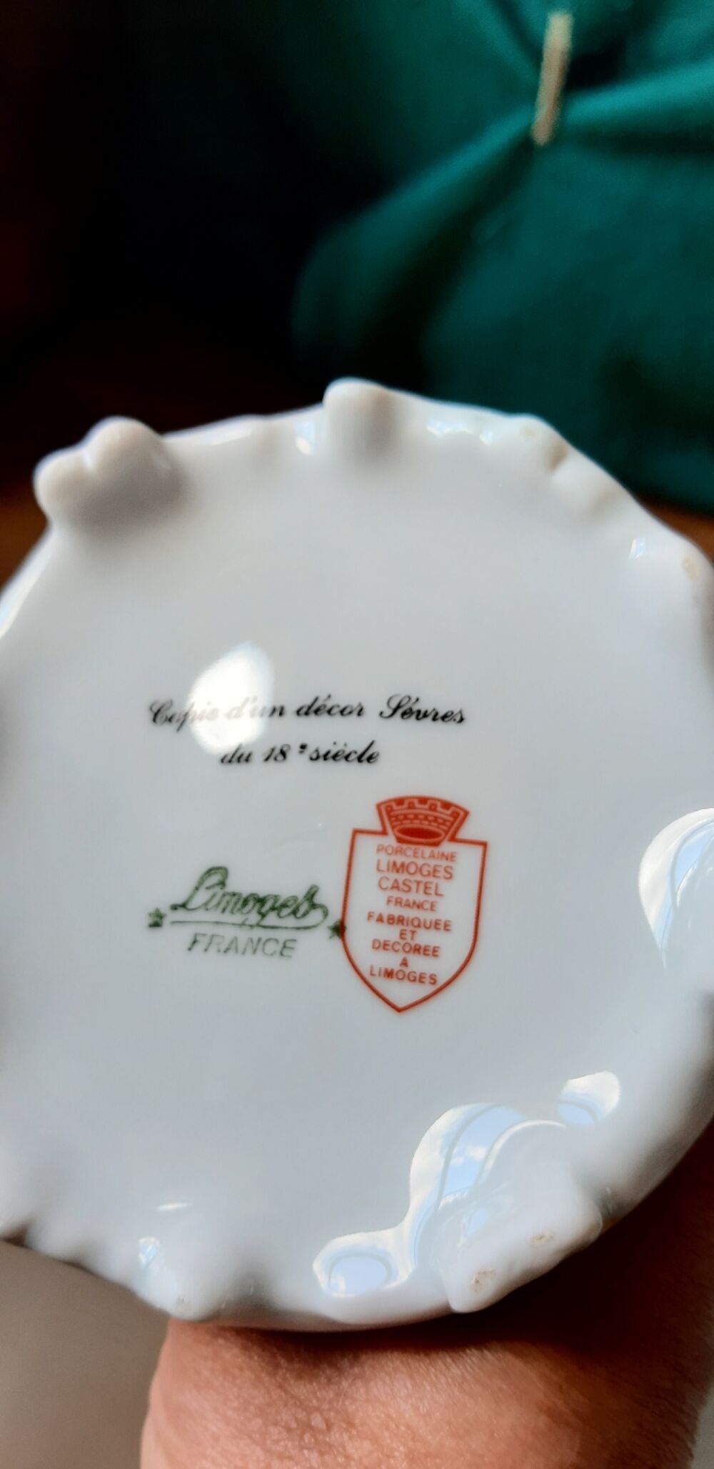 joli bougeoir porcelaine de Limoges signee TBE Dcoration