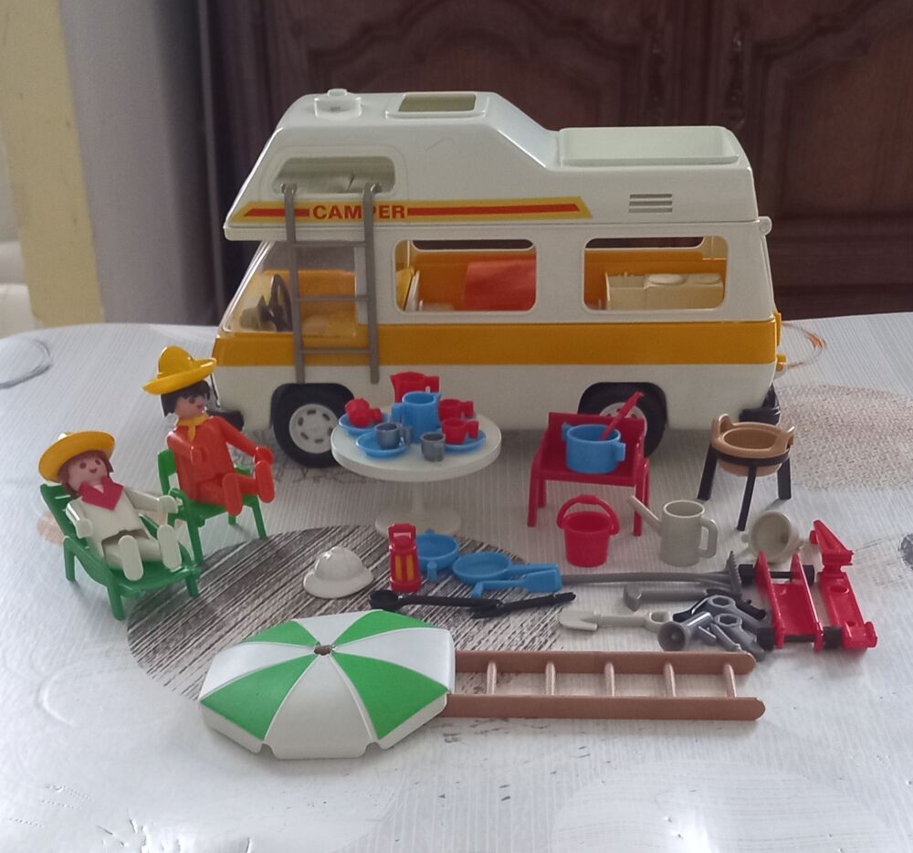 Playmobil camping car Jeux / jouets