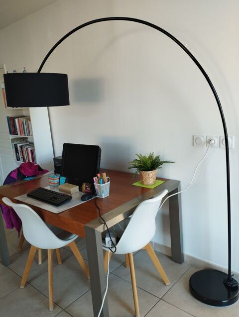 Luminaire noir contemporain pour sjour/salon. Trs bon tat 30 Lyon 9 (69)