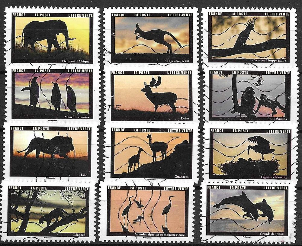 lot de 12 timbres oblt&eacute;r&eacute;s de 2022 