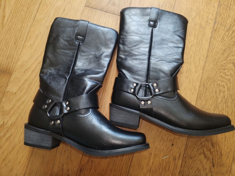 BOTTES EN SIMILI CUIR TAILLE 41 (NEUVES) Chaussures