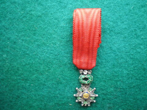 Ordre de la Légion d'Honneur en réduction 4° République. 170 Caen (14)