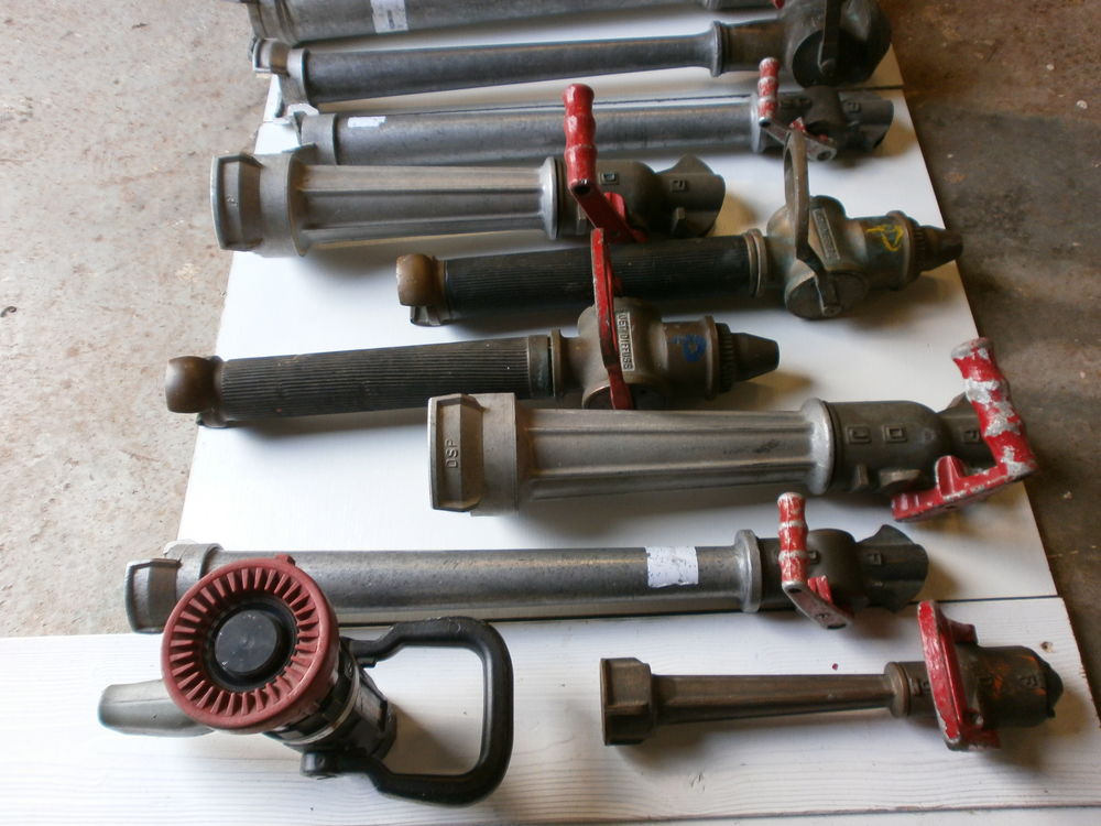 ANCIENNES LANCES DE POMPIERS 