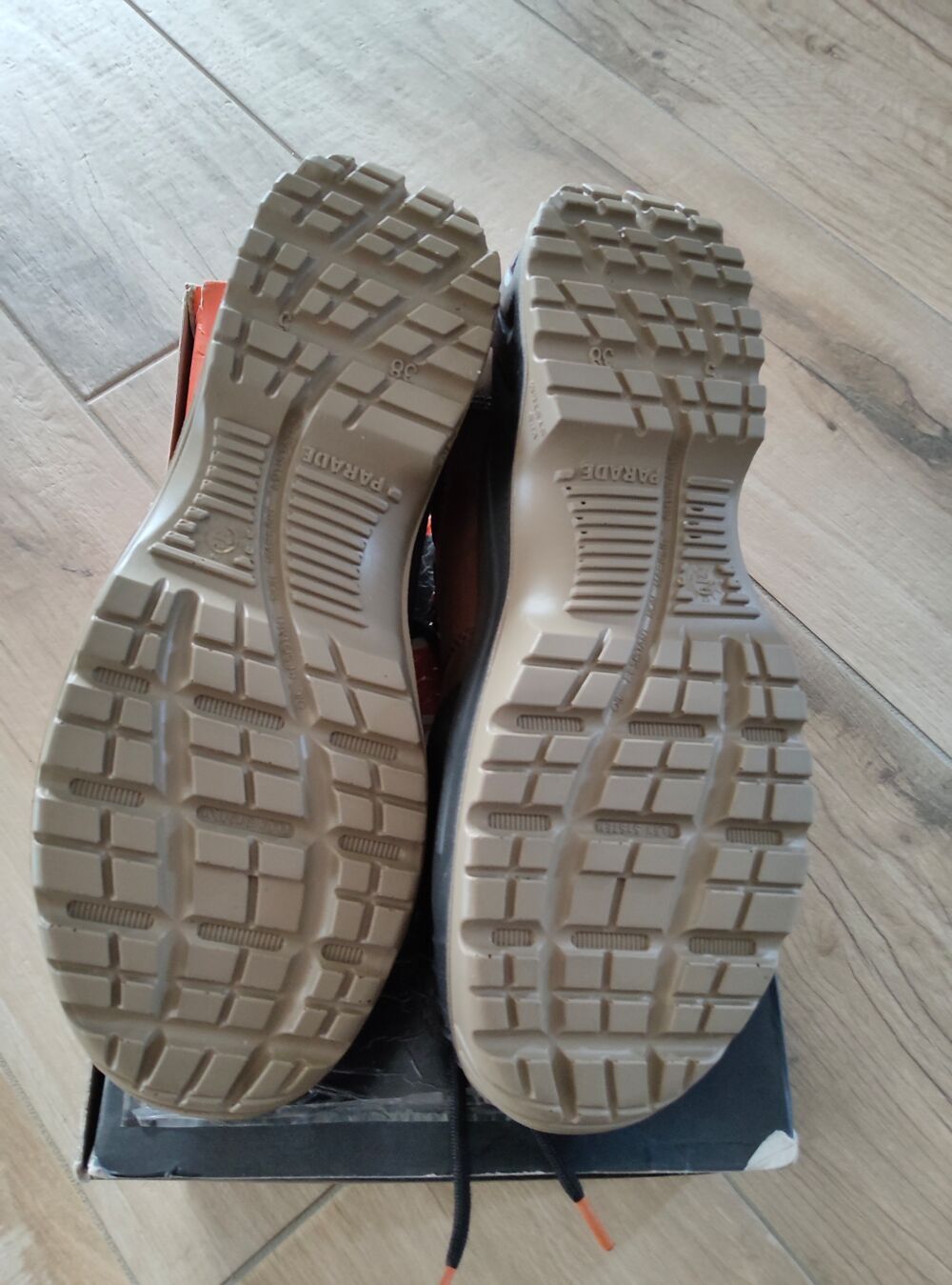 CHAUSSURES DE S&Eacute;CURIT&Eacute; PARADE TAILLE 38 S3 Chaussures