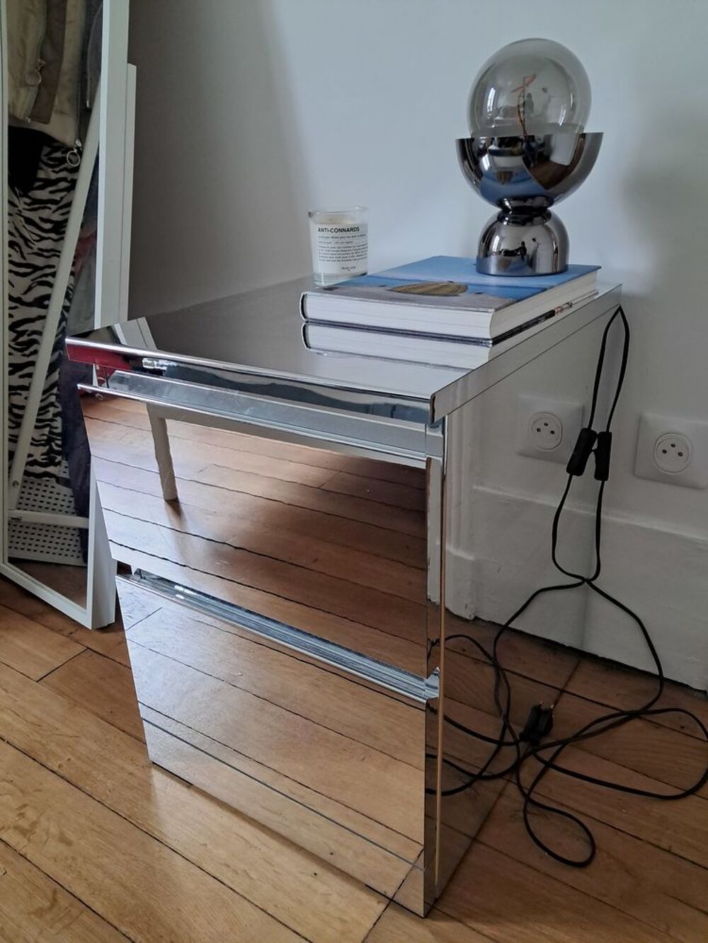 Table chevet 2 tiroirs IKEA &eacute;dition limit&eacute;e miroir Meubles