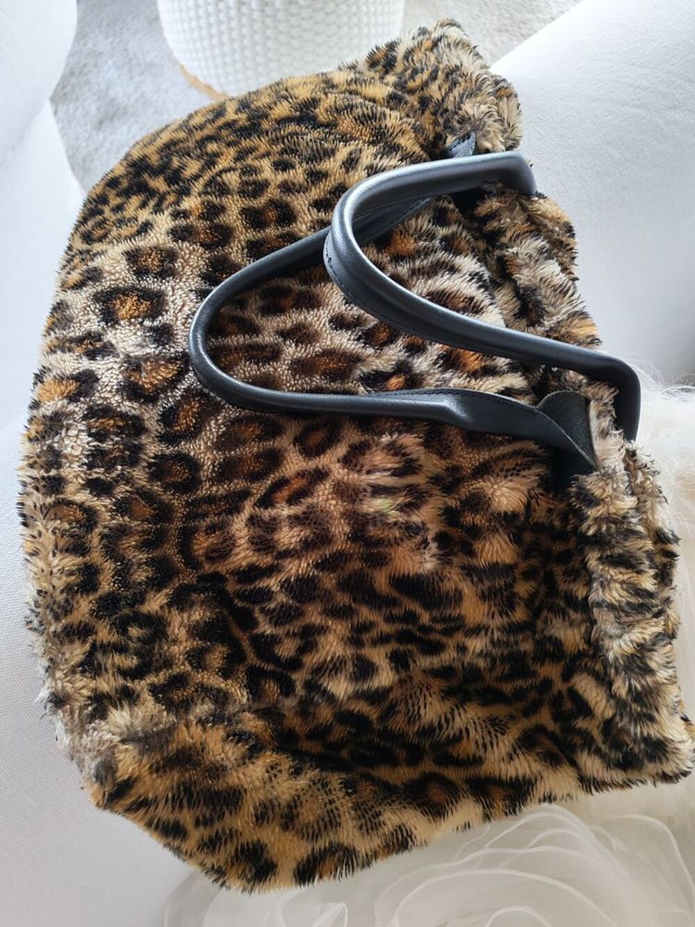 Sac besace femme fausse fourrure imprim&eacute; leopard Maroquinerie