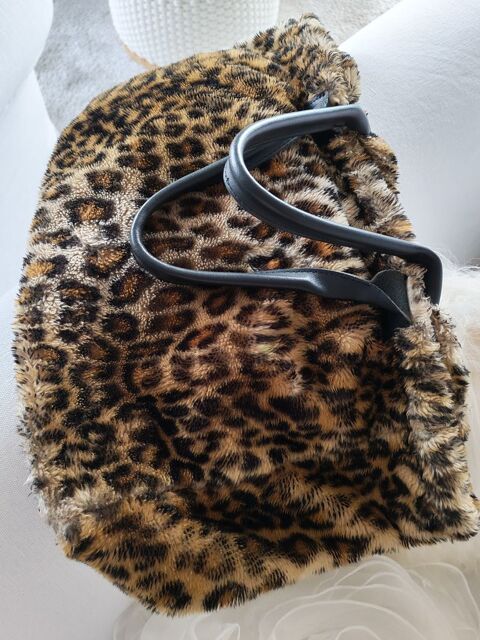 Sac besace femme fausse fourrure imprimé leopard 28 Montluçon (03)