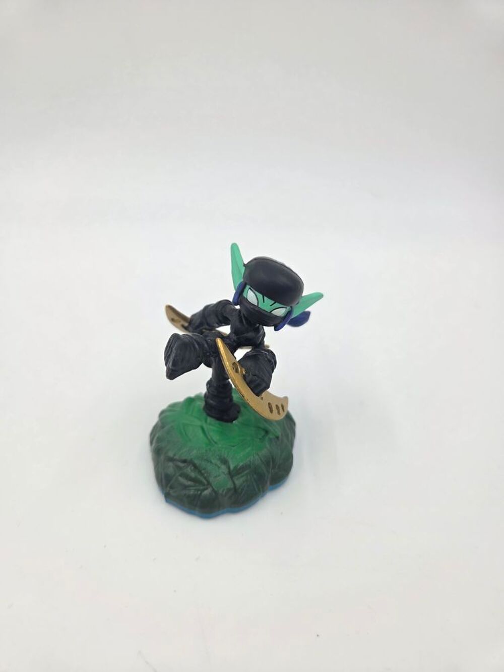 Figurine Skylanders Swap Force Stealth Elf (model 84749888) Consoles et jeux vidéos