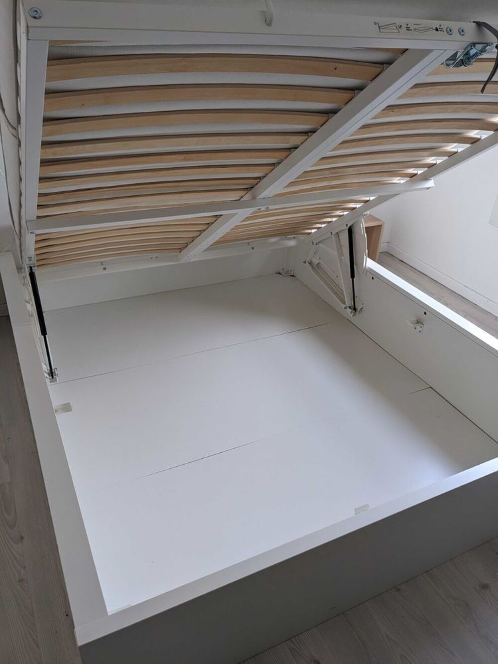 Lit-coffre et Matelas Meubles