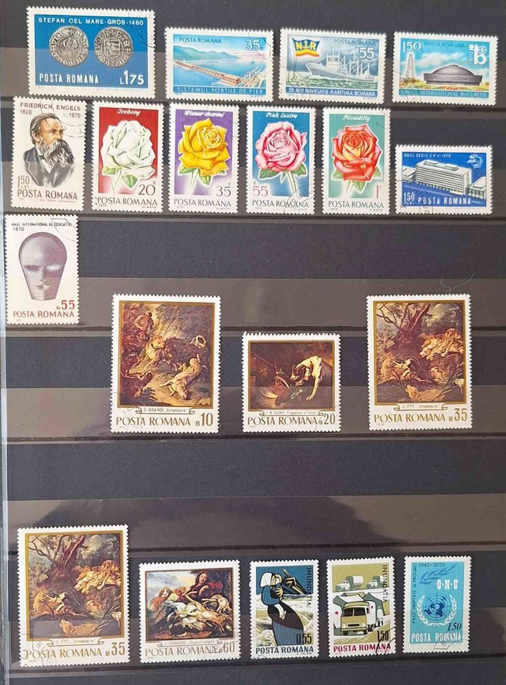 S&eacute;rie de timbres de collection de Roumanie A 