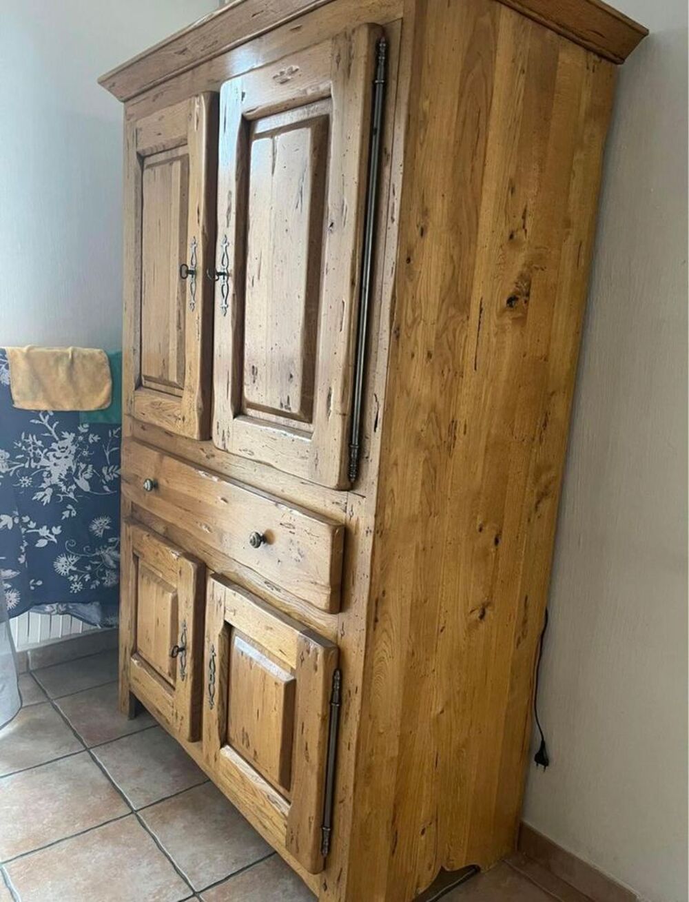 Lot de meubles en cha&icirc;ne massif (bien lire l'annonce) Meubles