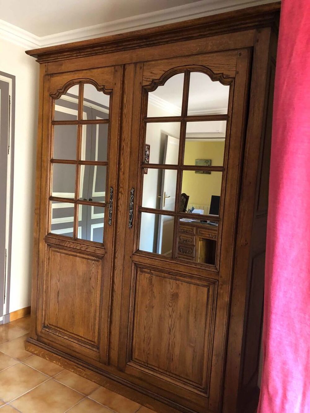 cause d&eacute;m&eacute;nagement, belle ARMOIRE-LIT en ch&ecirc;ne Meubles