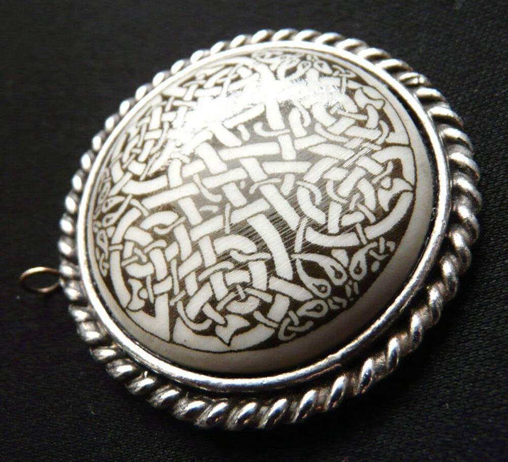 Pendentif de Style Celtique Nordique en Pierre et M&eacute;tal Bijoux et montres