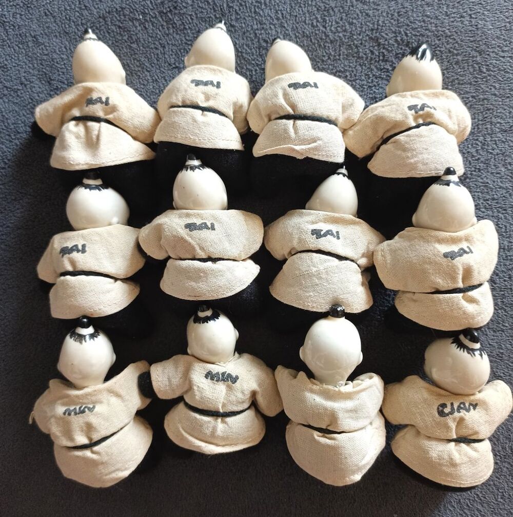 Lot12 figurines asiatiques vintage porcelaine moine/shaolin 