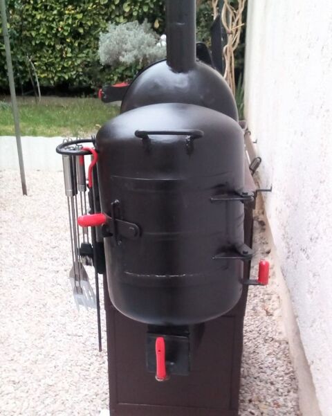 Barbecue  Charbon/ BOIS   avec Fumoir latral 0 Cubris (06)
