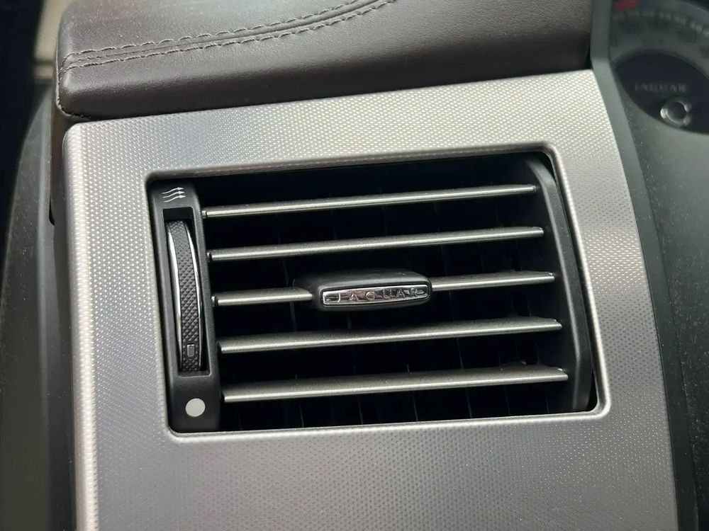 XF 4.2 V8 - 298 Luxe Premium A 2008 occasion Binche