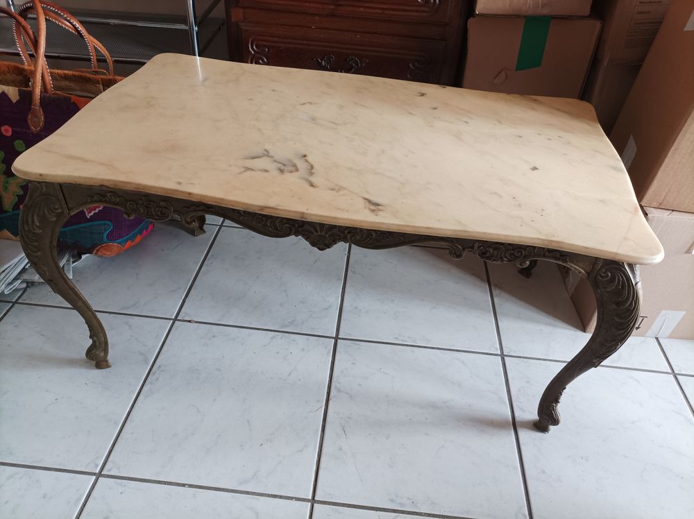 table basse en marbre et ferronerie Meubles