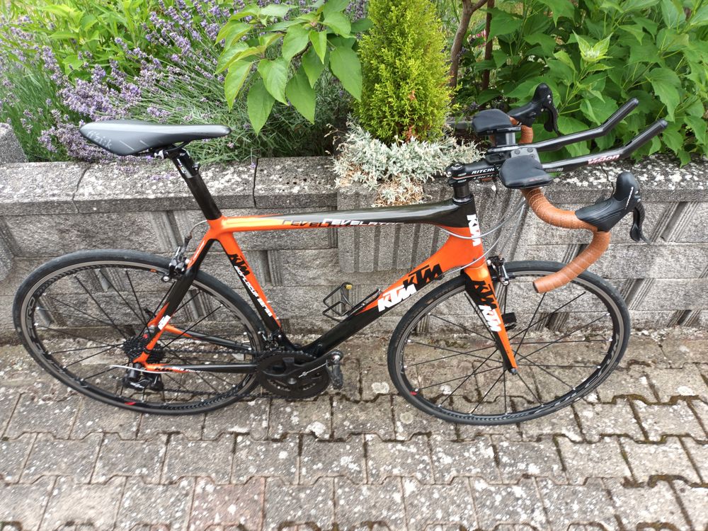 V&eacute;lo de Comp&eacute;tition KTM - 2012
Etat Neuf Vlos