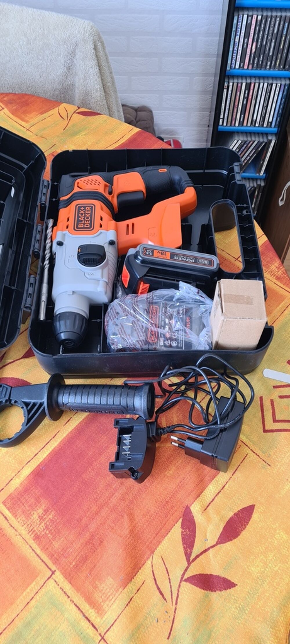 Perfovisseuse sans fil avec accessoires Bricolage