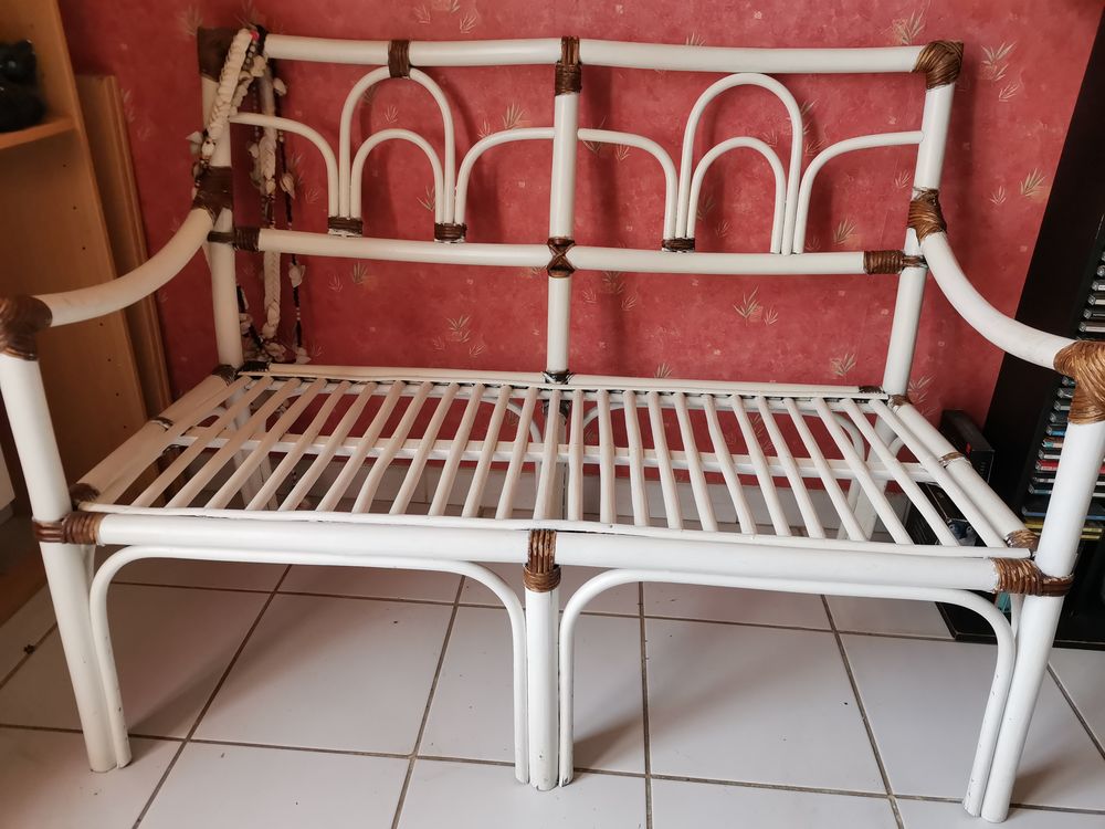 Canap&eacute; en bois peint et rotin Meubles