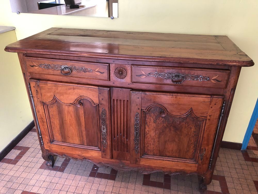 Bahut proven&ccedil;al style Louis XV en noyer Meubles