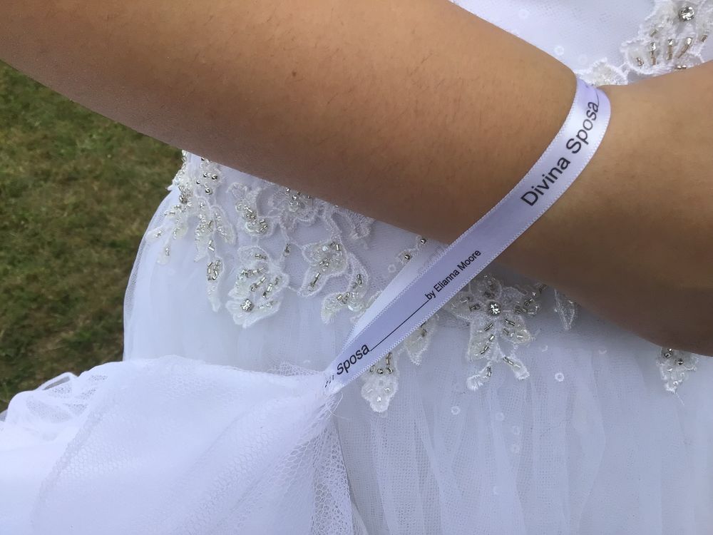 robe de mari&eacute; neuve Vêtements